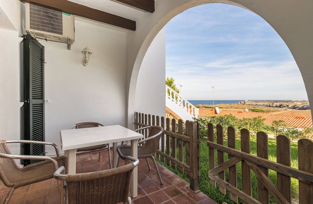 “Apartamento Arenal Castell” con Wi-Fi, aire acondicionado, piscina, terraza y jardín