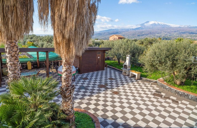 Apartamento vacacional "Casa Orchidea" con vistas al mar, piscina compartida y terrazas
