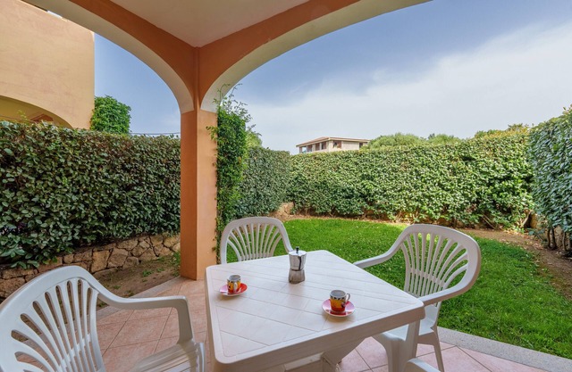 Apartamento vacacional "Limone" con terraza privada, jardín privado y aire acondicionado