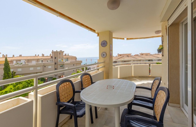 Apartamento vacacional Carihuela playa cerca de la playa con piscina compartida y Wi-Fi