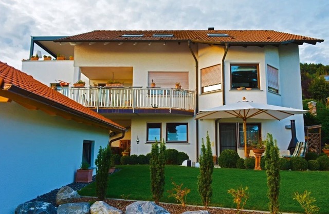 Apartamento 'Fewo Wegen' con vistas a la montaña, terraza privada y Wi-Fi