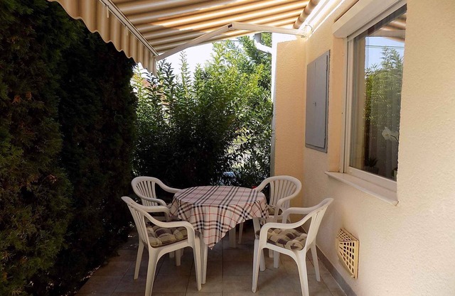 Apartamento vacacional con columpio y parrilla para niños