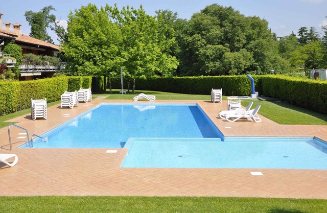 Apartamento vacacional con jardín