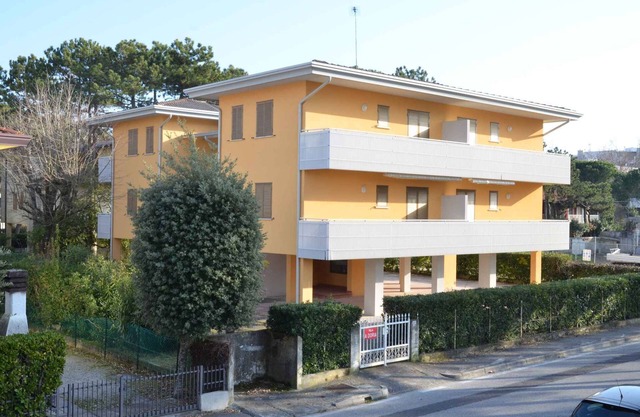 Apartamento vacacional con un balcón grande