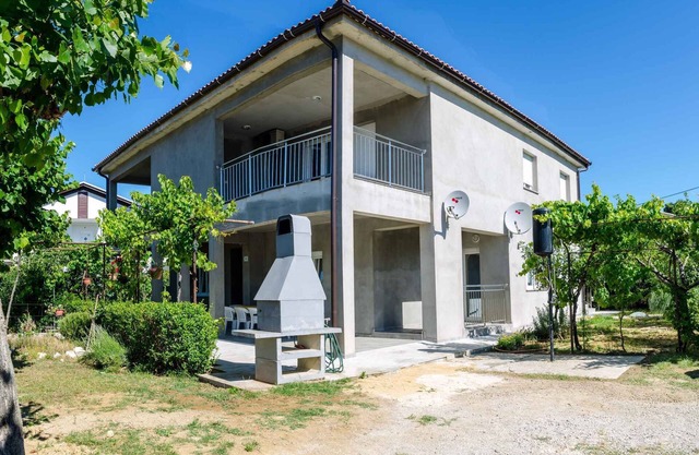 Apartamento vacacional 80 m de la playa con vistas al mar
