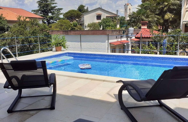 Apartamento vacacional con piscina privada