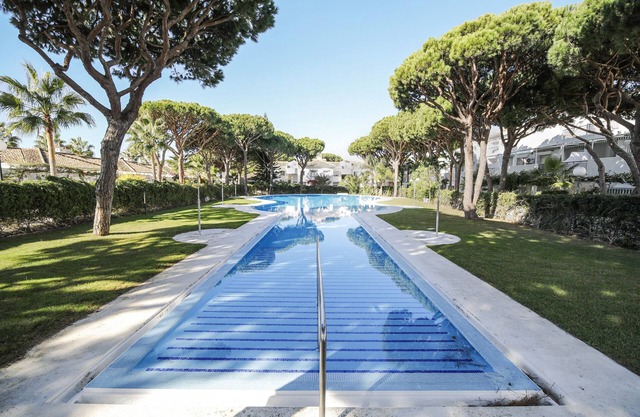Apartamento vacacional "El Velero" con piscina compartida, terraza privada y Wi-Fi