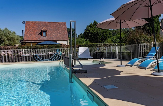 Casa de vacaciones 'Fleurie' con piscina compartida, Wi-Fi y aire acondicionado