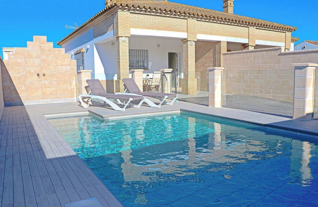 Chalet con piscina privada y barbacoa