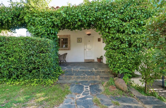 Moderna casa de vacaciones con piscina