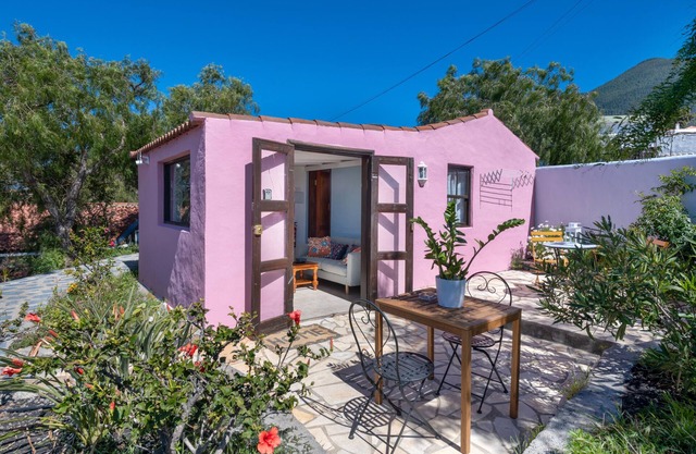 Casa de vacaciones 'Las Perseidas' con vistas a la montaña, Wi-Fi y aire acondicionado
