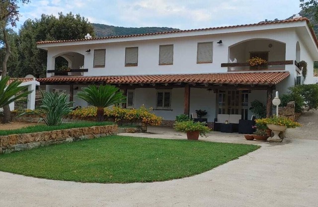 HOLIDAY HOME 2 MINUTES BEAUTIFUL BEACHES OF MARINA di TERTENIA