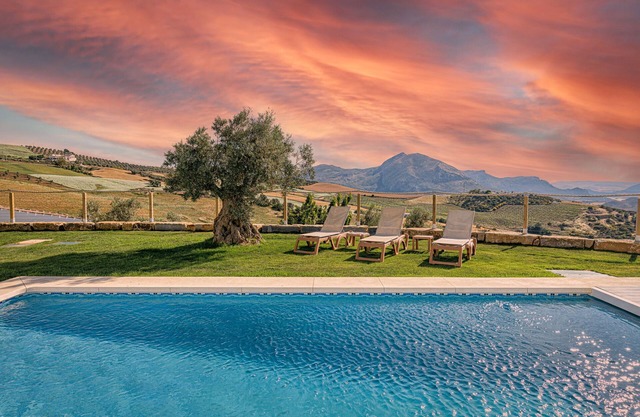 Casa Vacacional 'Antequera' con Vista a la Montaña, Wi-Fi y Aire Acondicionado