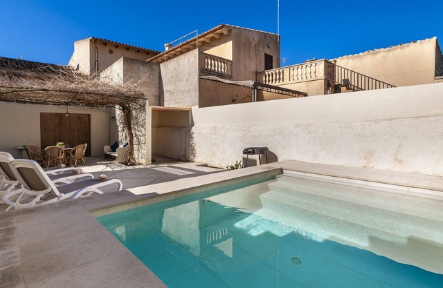 Casa de vacaciones 'Beata House' con piscina, jardín, terraza y Wi-Fi