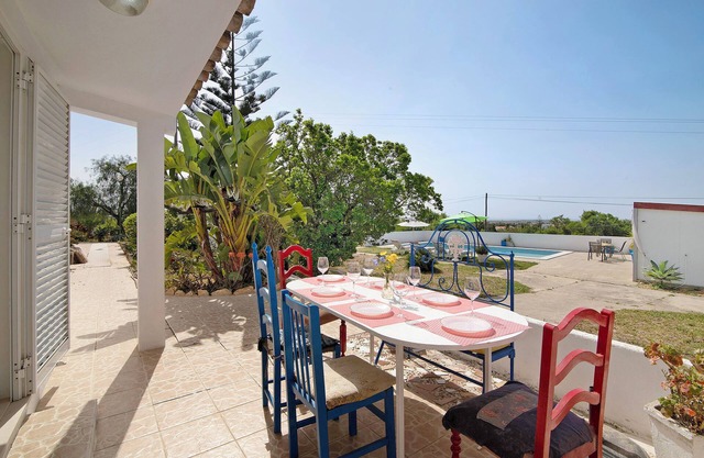 Casa de vacaciones 'Bela Vista Retreat - Lavanda' con vistas al mar, Wi-Fi y aire acondicionado