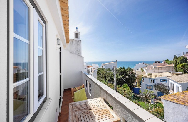 Villa 'Burgau - A Casa Dos Avós' con vistas al mar, balcón y Wi-Fi