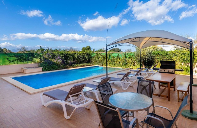 Casa de vacaciones "Ca Na Bergues" con piscina y Wi-Fi