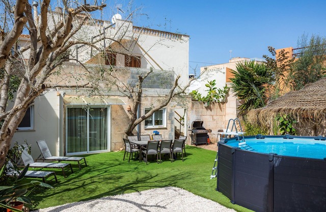 Casa de vacaciones 'Ca Na Clar' con vistas al mar, Wi-Fi y aire acondicionado