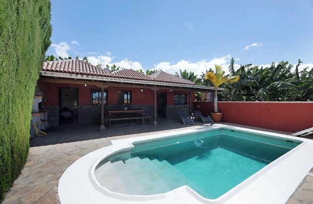 Casa de vacaciones "Casa La Flamenca" con vistas al mar, piscina privada y Wi-Fi