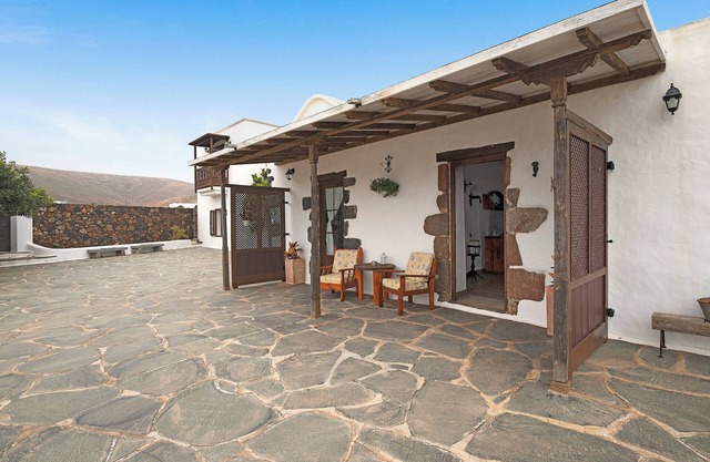 Casa de vacaciones "Casita Tahona" con vistas a las montañas, terraza y Wi-Fi