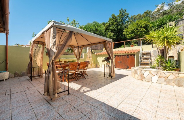 Casa de vacaciones 'Claudia' con terraza privada, Wi-Fi y aire acondicionado