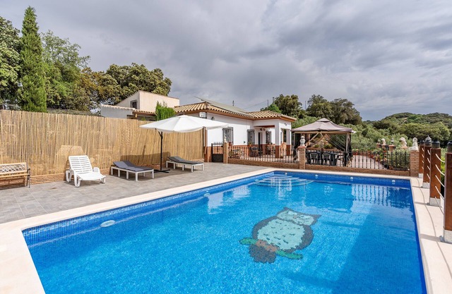 Casa de vacaciones "Cortijo La Solana Montefrío" con vistas a la montaña, piscina privada y Wi-Fi