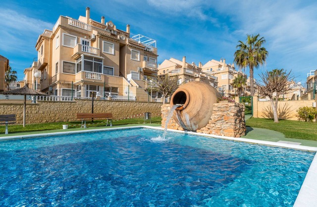 Casa de vacaciones 'De Espãna' con piscina compartida, Wi-Fi y aire acondicionado