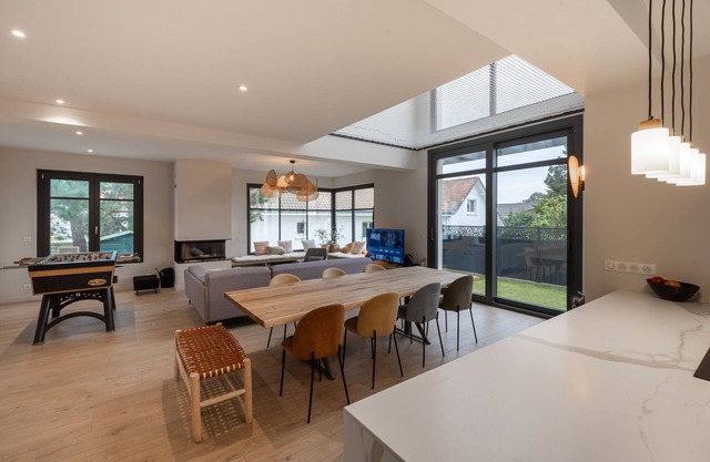 Casa de vacaciones 'Moderne À 1km De La Plage' con terraza privada, jardín privado y Wi-Fi