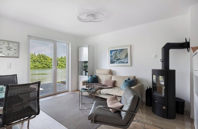 Casa de vacaciones 'Haus Sophia' con vistas al lago, terraza privada y Wi-Fi