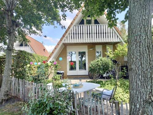 Holiday home in Burgerbrug for family