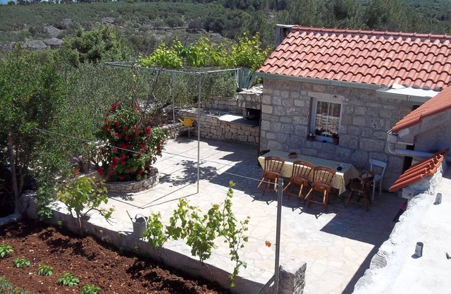 Casa de vacaciones en Mirca con terraza