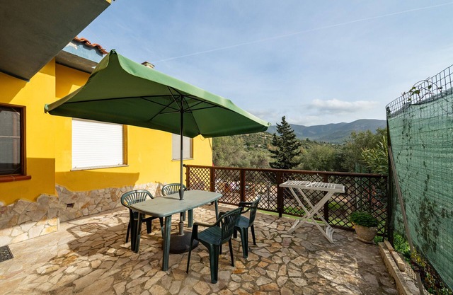 Casa de vacaciones 'Lovely House' con vistas a la montaña, Wi-Fi y aire acondicionado
