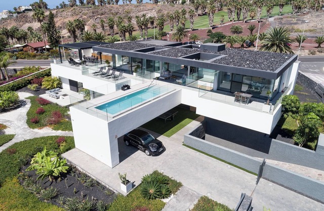 Casa de vacaciones 'Karat Villa Macaronesia' con vistas al mar, piscina, jardín y Wi-Fi
