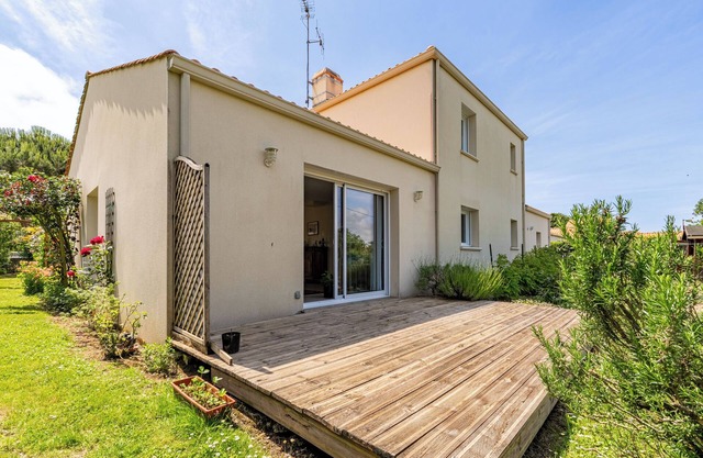 Casa de vacaciones 'La Fontaine Aux Bretons' con terraza privada, jardín privado y Wi-Fi