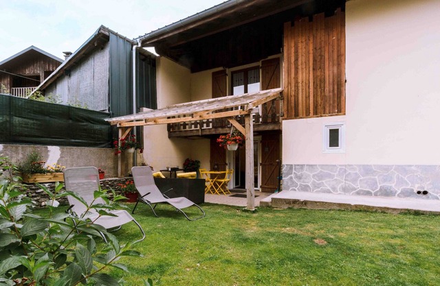 Casa de vacaciones "La Petite Maison" con vistas a la montaña, jardín privado y Wi-Fi