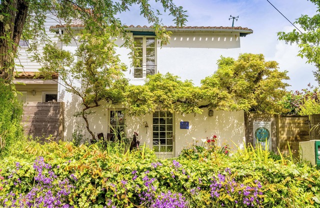 Casa de vacaciones 'Maison De Charme - 400m Plage' con terraza privada, jardín privado y Wi-Fi