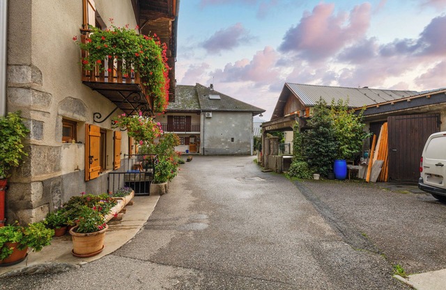 Casa de vacaciones "Maison Village Proche Lac d'Annecy" con terraza privada y Wi-Fi