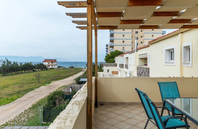 Casa de vacaciones 'Maisonette Maria' con balcón, Wi-Fi y aire acondicionado