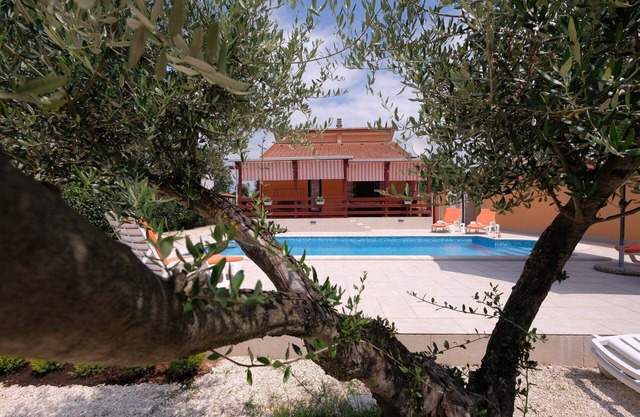 Casa de vacaciones "MARLENA" casa relajante con piscina