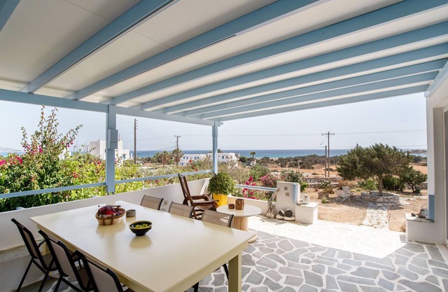 Casa de vacaciones 'Myrto House' con vistas al mar, Wi-Fi y aire acondicionado