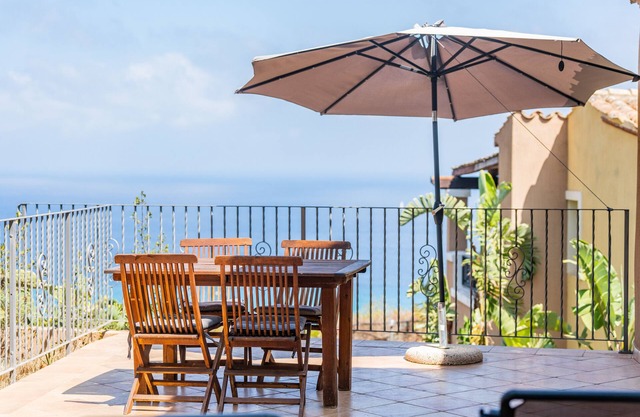 Casa de vacaciones 'N10 Villa Fico D'india' con vistas al mar, Wi-Fi y aire acondicionado