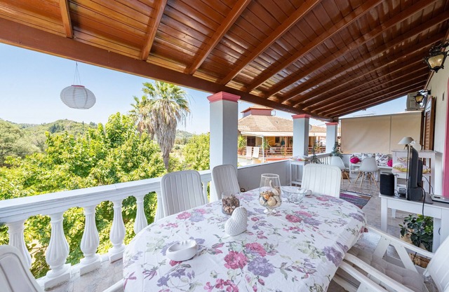 Casa de vacaciones 'Nana's House' con vistas a la montaña, Wi-Fi y aire acondicionado