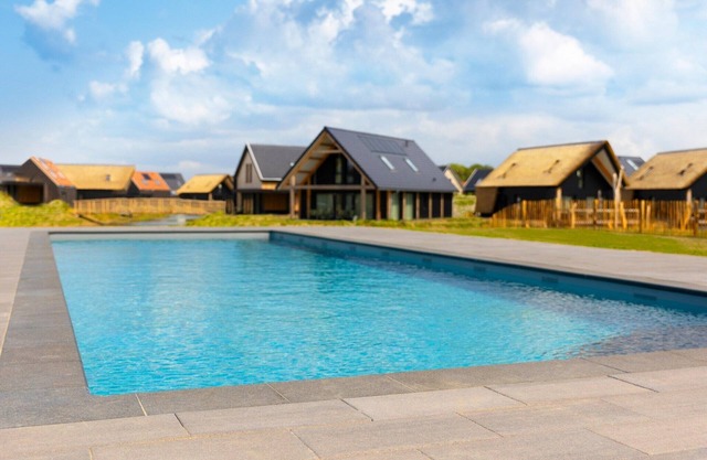 Moderna casa de vacaciones sobre el agua