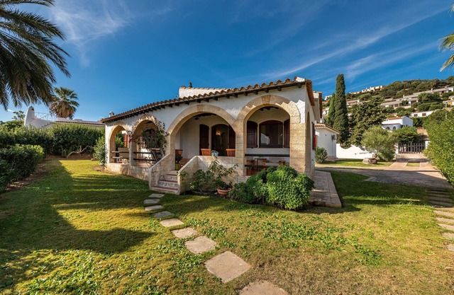 Casa de vacaciones cerca de la playa - "Villa Lucienne" con Wi-Fi, terraza y jardín