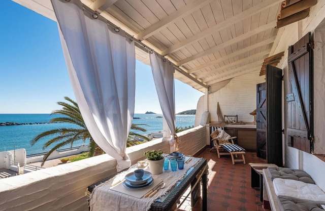 Casa de vacaciones "Nicoleup" con vistas al mar, terraza y jardín compartido