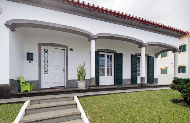Casa de vacaciones 'Pascoal House' con terraza privada, jardín privado y Wi-Fi