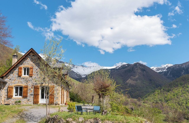 Casa de vacaciones 'Ty Sioul - Vue Montagne' con vistas a la montaña, terraza privada y Wi-Fi