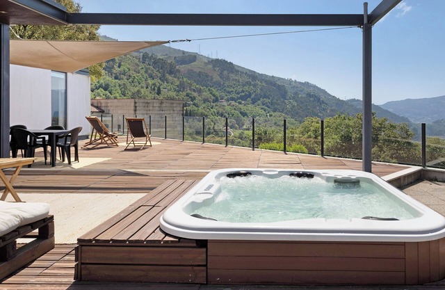 Casa de vacaciones 'Villacella - Gerês' con vistas a la montaña, Wi-Fi y aire acondicionado