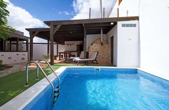 Casa de vacaciones "Villa Antonia" con piscina, Wi-Fi, terrazas y jardín