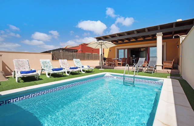 Casa de vacaciones 'Villa Carmen' con vistas al mar, piscina privada y Wi-Fi